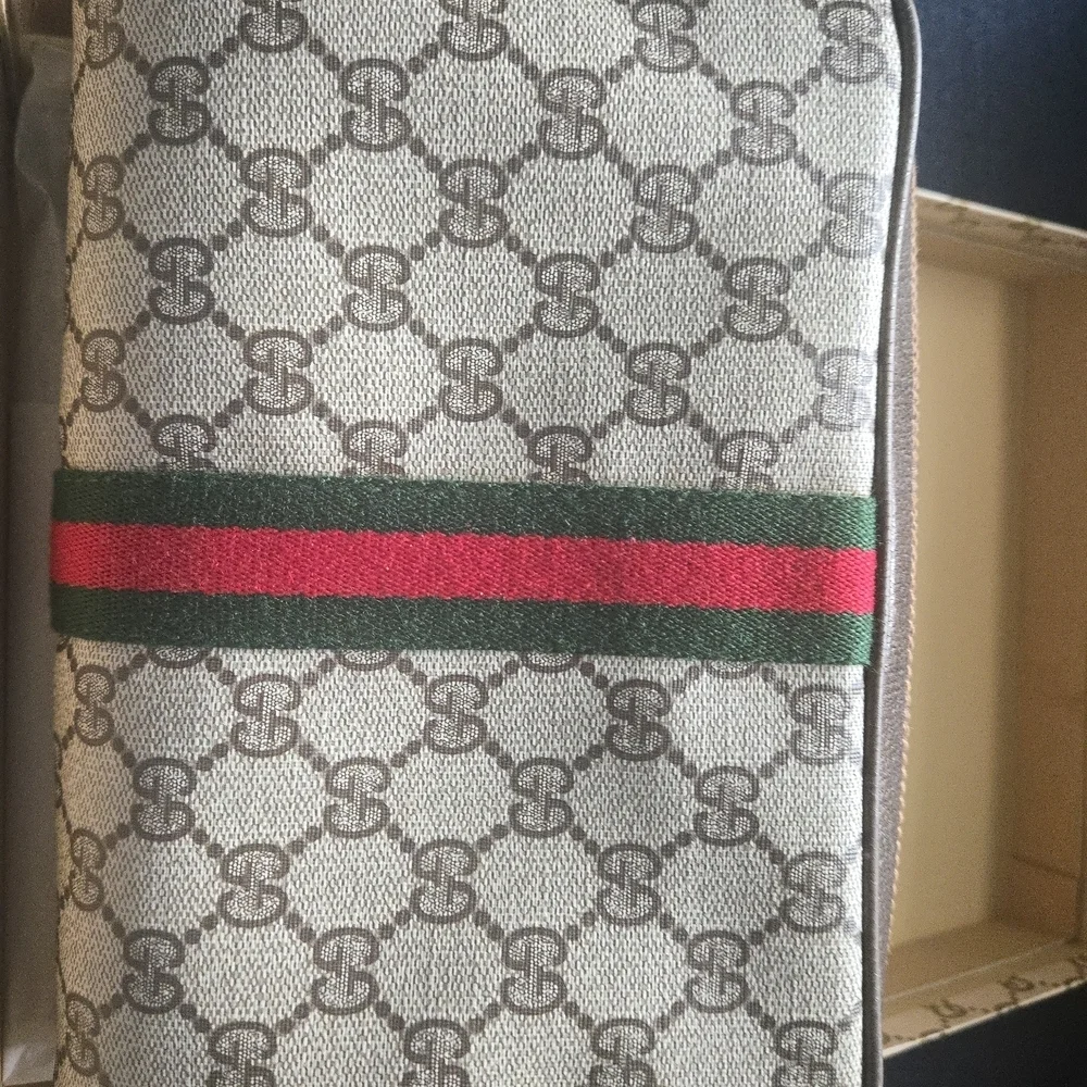 Gucci Vintage EUC Pouch Bag